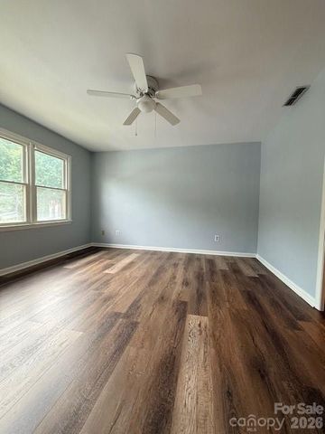 518 Camrose Circle NE, Concord, NC 28025