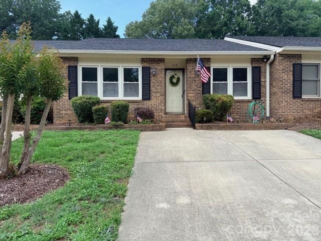 518 Camrose Circle NE, Concord, NC 28025