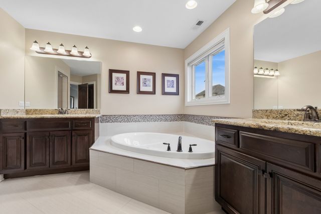 10835 Scarlet Drive, Orland Park, IL 60467