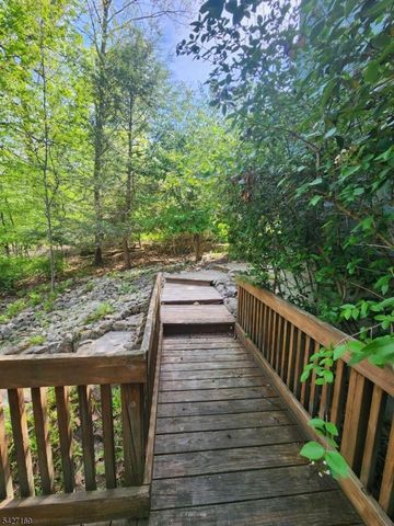 41 Crescent Dr, Byram Twp., NJ 07821