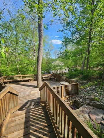 41 Crescent Dr, Byram Twp., NJ 07821