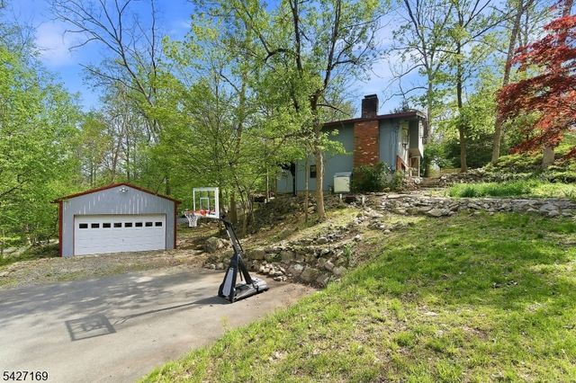 41 Crescent Dr, Byram Twp., NJ 07821