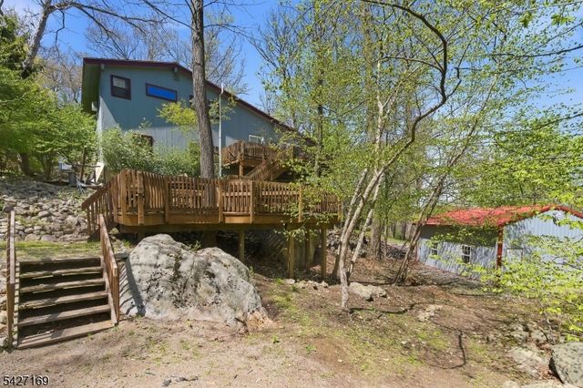 41 Crescent Dr, Byram Twp., NJ 07821