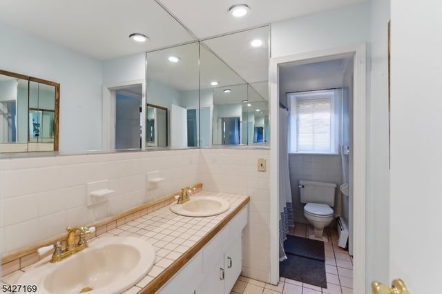 41 Crescent Dr, Byram Twp., NJ 07821