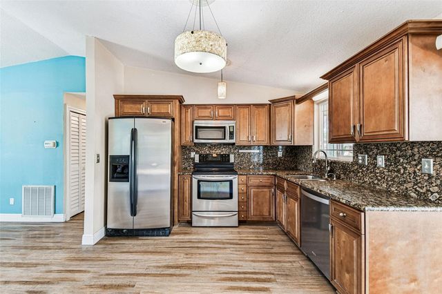 648 TIMBER BAY CIRCLE E, Oldsmar, FL 34677