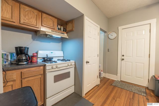 1411 S 6th Street, Omaha, NE 68108