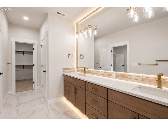 105 WILD DUCK Run, Silverton, OR 97381
