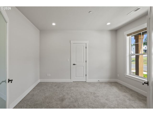 105 WILD DUCK Run, Silverton, OR 97381
