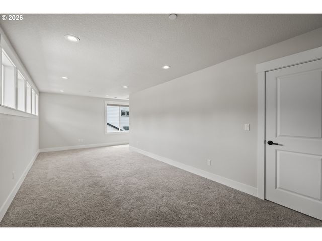 105 WILD DUCK Run, Silverton, OR 97381