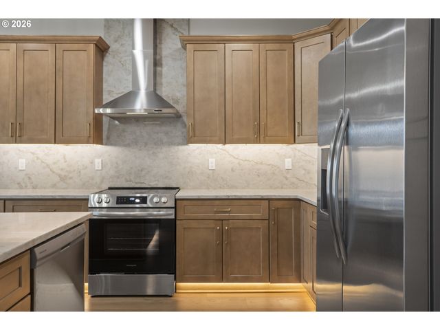 105 WILD DUCK Run, Silverton, OR 97381