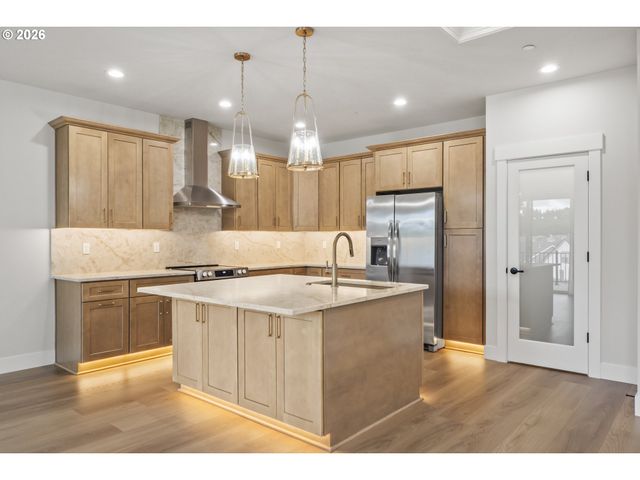 105 WILD DUCK Run, Silverton, OR 97381