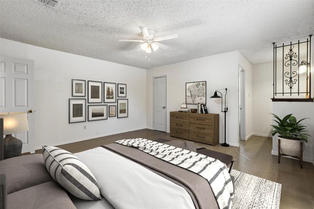 517 Sussex Drive, Arlington, TX 76014