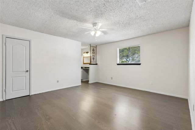 517 Sussex Drive, Arlington, TX 76014