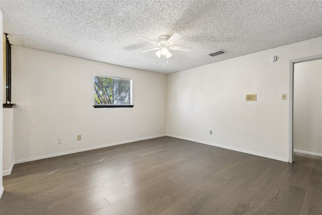 517 Sussex Drive, Arlington, TX 76014