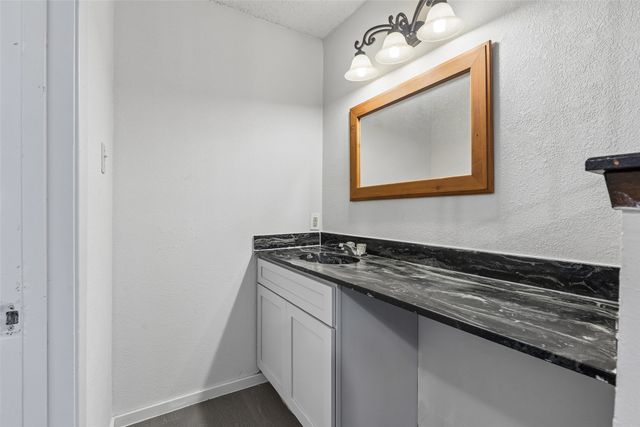517 Sussex Drive, Arlington, TX 76014
