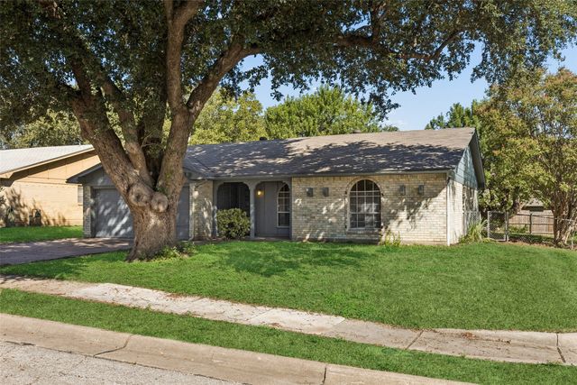 517 Sussex Drive, Arlington, TX 76014