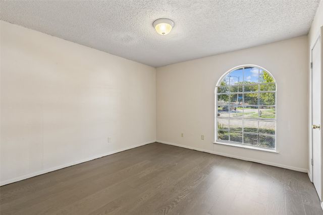 517 Sussex Drive, Arlington, TX 76014