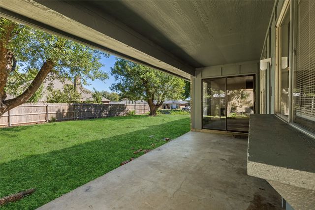 517 Sussex Drive, Arlington, TX 76014