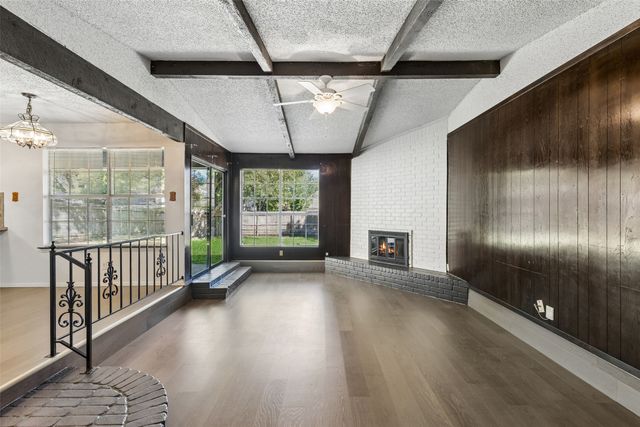 517 Sussex Drive, Arlington, TX 76014