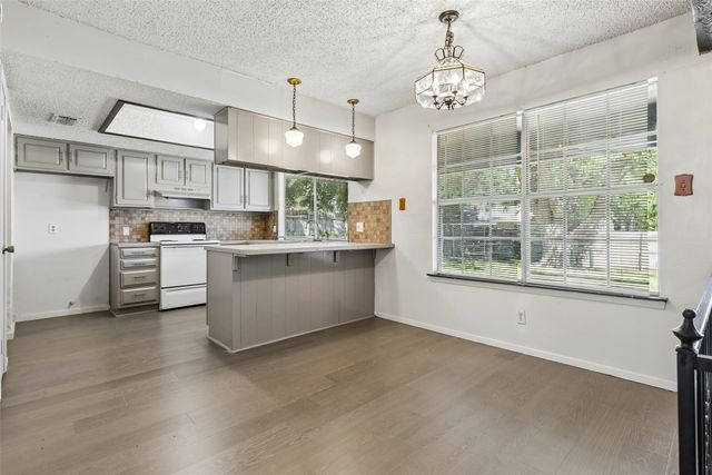 517 Sussex Drive, Arlington, TX 76014