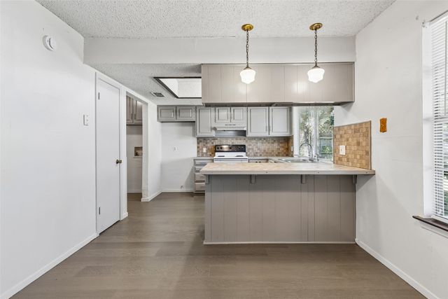 517 Sussex Drive, Arlington, TX 76014