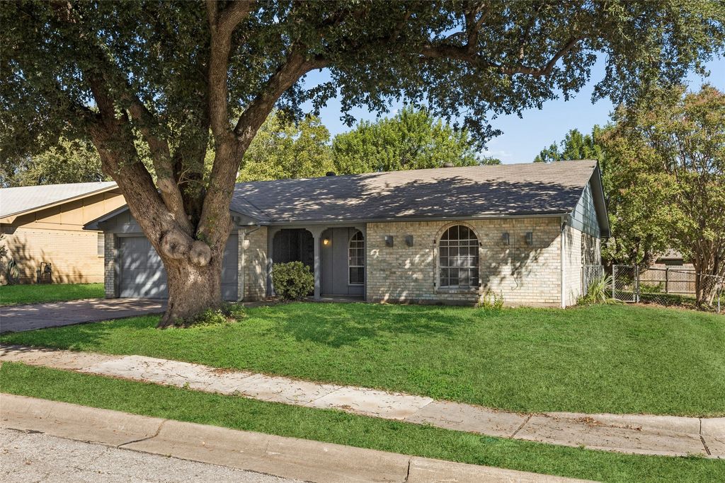 517 Sussex Drive, Arlington, TX 76014 — photo 2