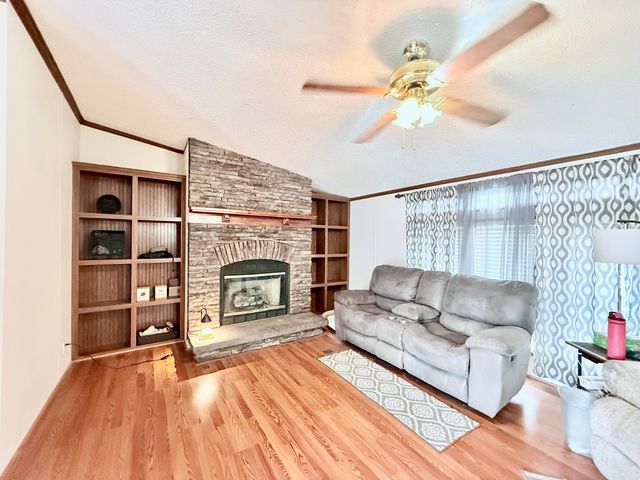 7842 Lay Road, Houston, MO 65483