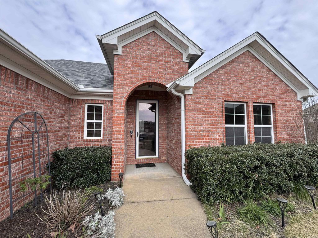 634 Hideaway Circle, Alexander, AR 72002