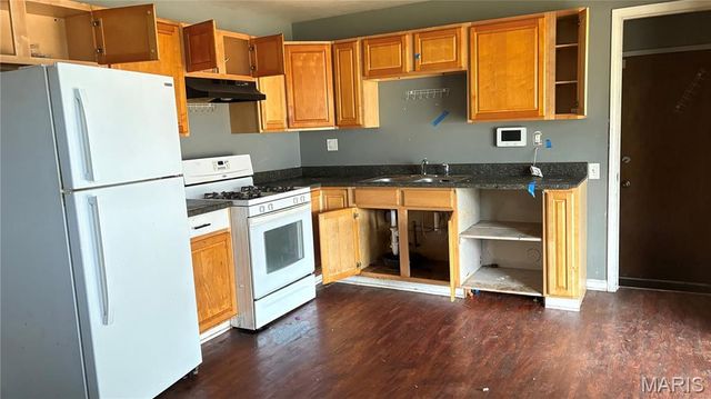 1537 Chesley Drive, St Louis, MO 63136