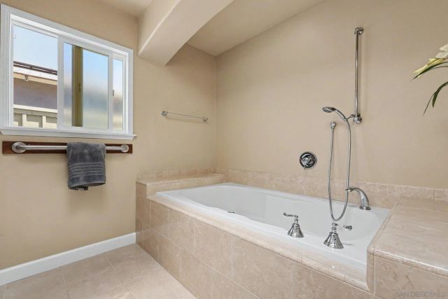 10964 Deering St, San Diego, CA 92126