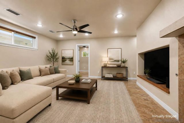 10964 Deering St, San Diego, CA 92126