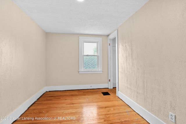 504 N Magnolia Avenue, Lansing, MI 48912