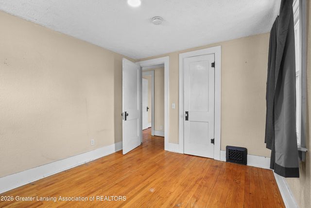 504 N Magnolia Avenue, Lansing, MI 48912