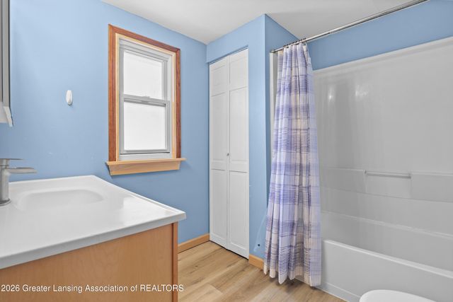 504 N Magnolia Avenue, Lansing, MI 48912