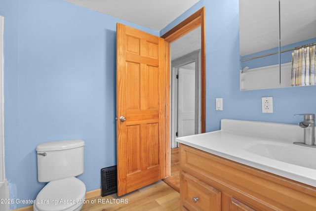 504 N Magnolia Avenue, Lansing, MI 48912
