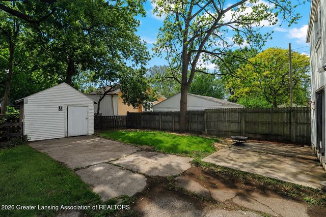 504 N Magnolia Avenue, Lansing, MI 48912
