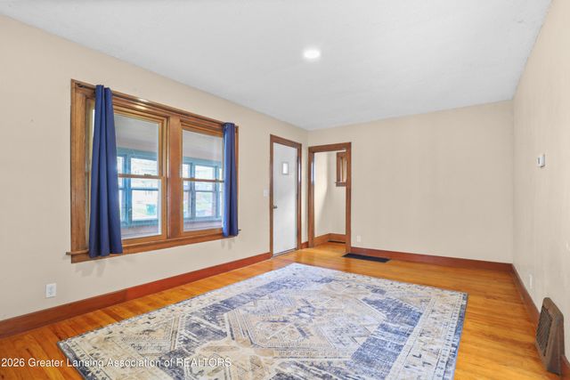 504 N Magnolia Avenue, Lansing, MI 48912
