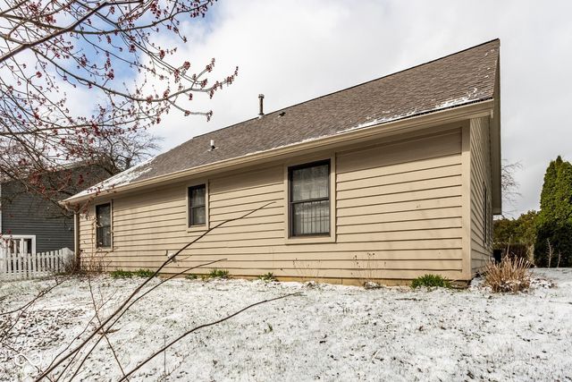 27 Dapple Court, Zionsville, IN 46077