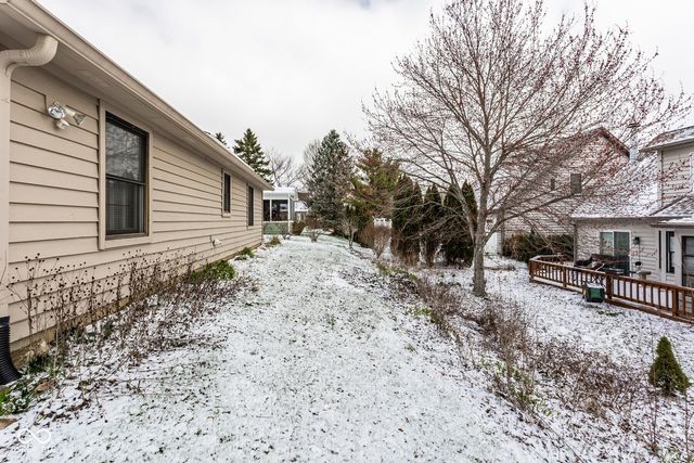 27 Dapple Court, Zionsville, IN 46077