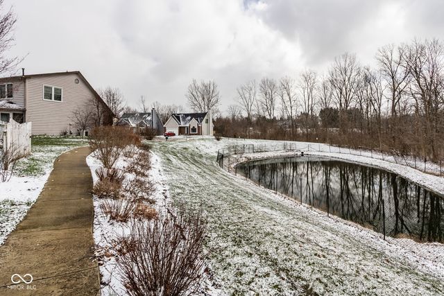 27 Dapple Court, Zionsville, IN 46077