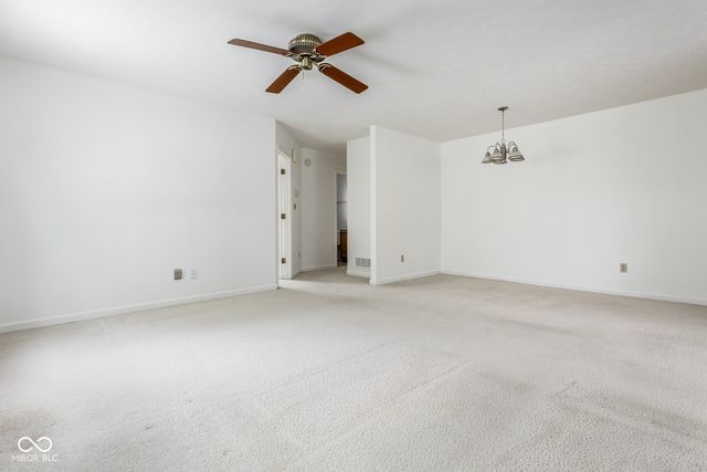 27 Dapple Court, Zionsville, IN 46077