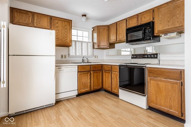 27 Dapple Court, Zionsville, IN 46077