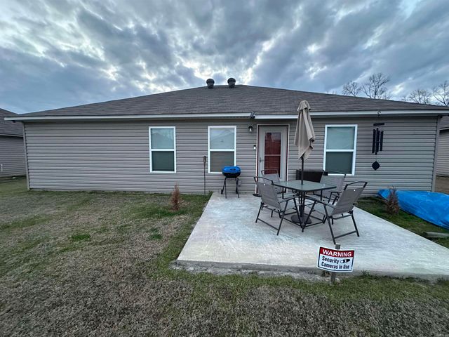 33 Avant Garde Drive, Little Rock, AR 72204