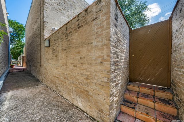 185 Terrell Rd Apt 201, San Antonio, TX 78209