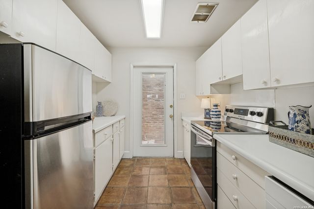 185 Terrell Rd Apt 201, San Antonio, TX 78209