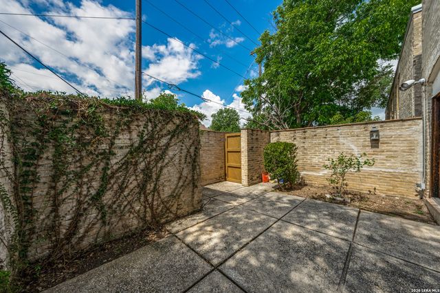 185 Terrell Rd Apt 201, San Antonio, TX 78209