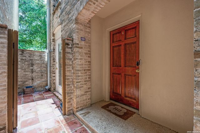 185 Terrell Rd Apt 201, San Antonio, TX 78209