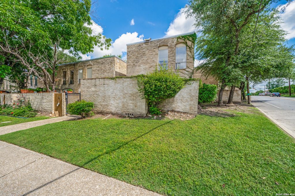 185 Terrell Rd Apt 201, San Antonio, TX 78209