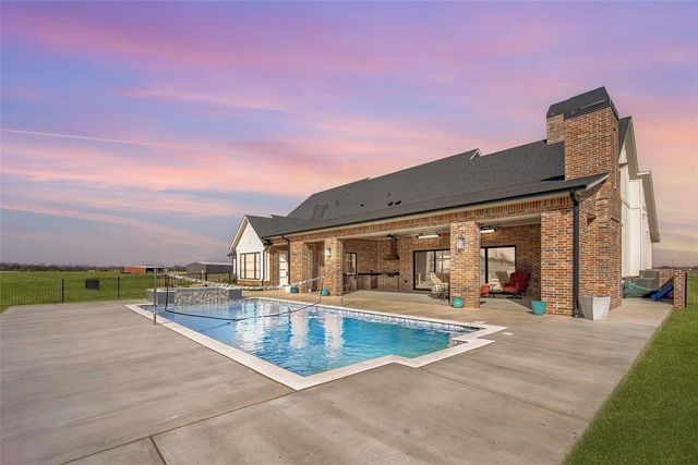 6720 W Tecumseh Road, Norman, OK 73072