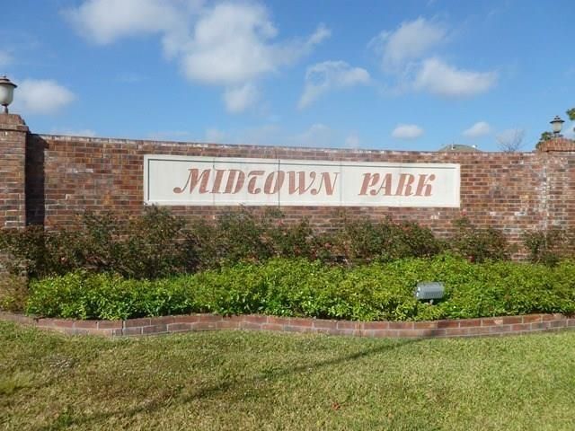 1848 Alyssa Way, Alvin, TX 77511